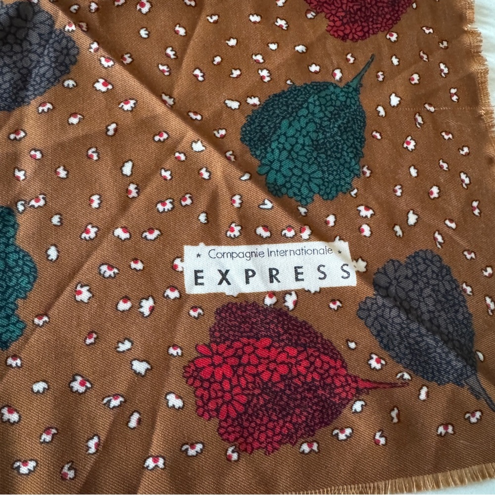EXPRESS Womens Scarf Floral Multicolor Large 34X34 RN 55285 Made in Italy Casual - Picture 2 of 8